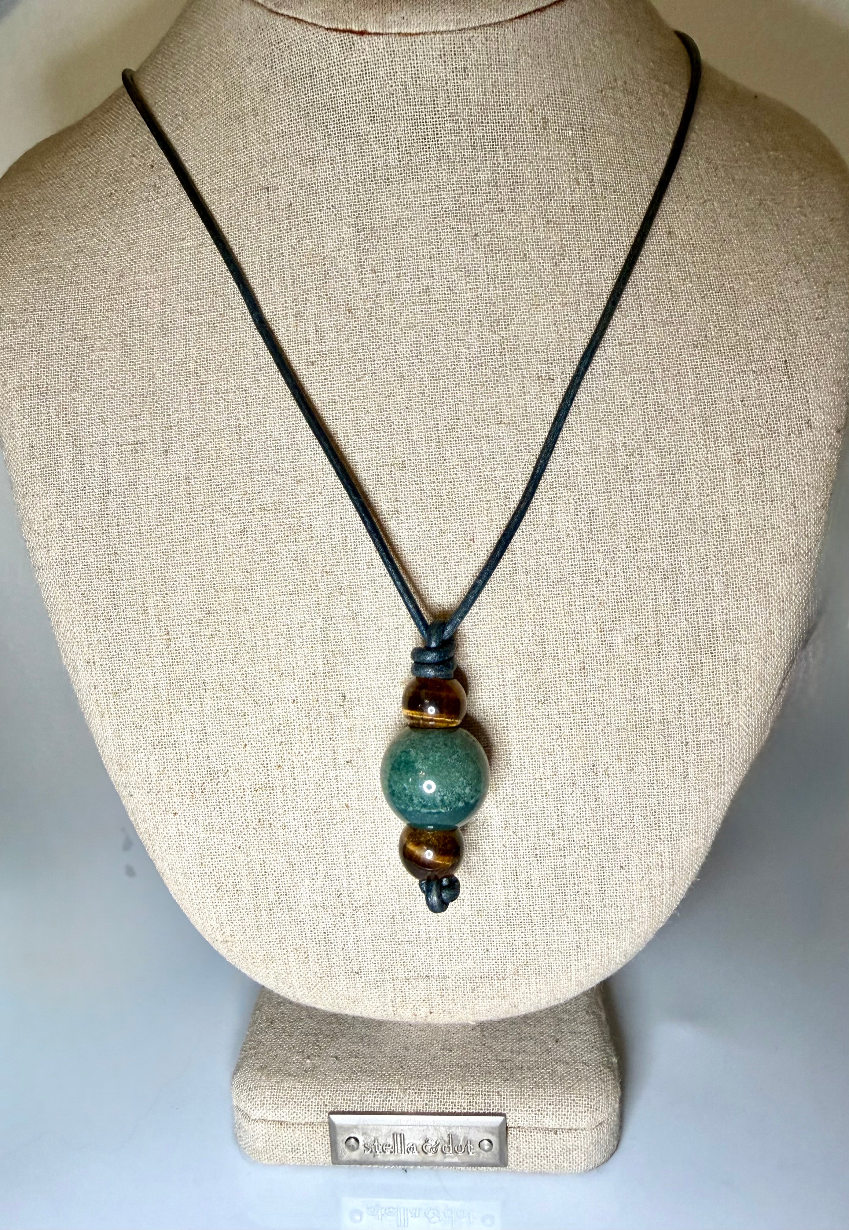 The Droplet Necklace Minimal Stone Necklace